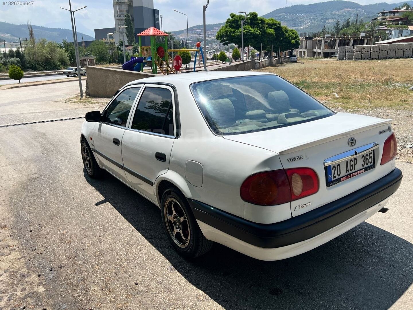 Galeriden Toyota Corolla 1.6 Terra 1999 Model Osmaniye 299.000 km Beyaz 7