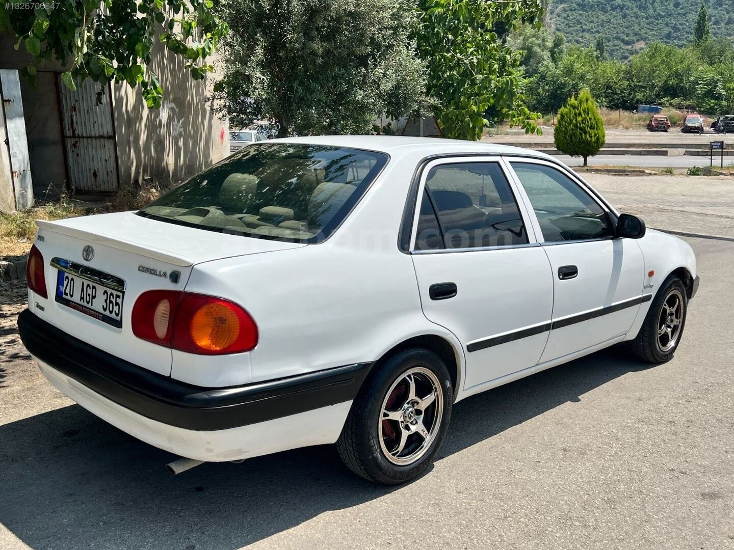 Galeriden Toyota Corolla 1.6 Terra 1999 Model Osmaniye 299.000 km Beyaz 6