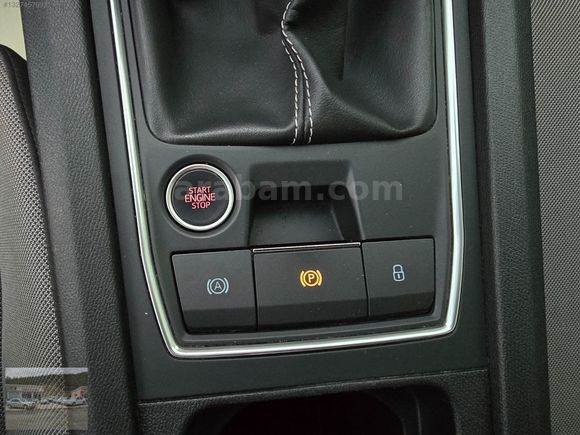 2021 SEAT LEON STYLE HATASIZ BOYASIZ TRAMERSİZ SERVİS BAKIMLI