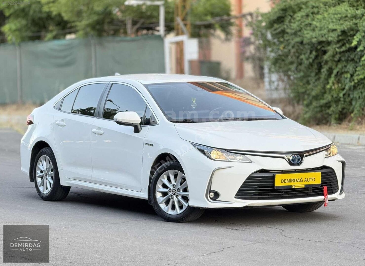 Galeriden Toyota Corolla 1.8 Hybrid Dream 2020 Model Şanlıurfa 153.000 km Beyaz 2