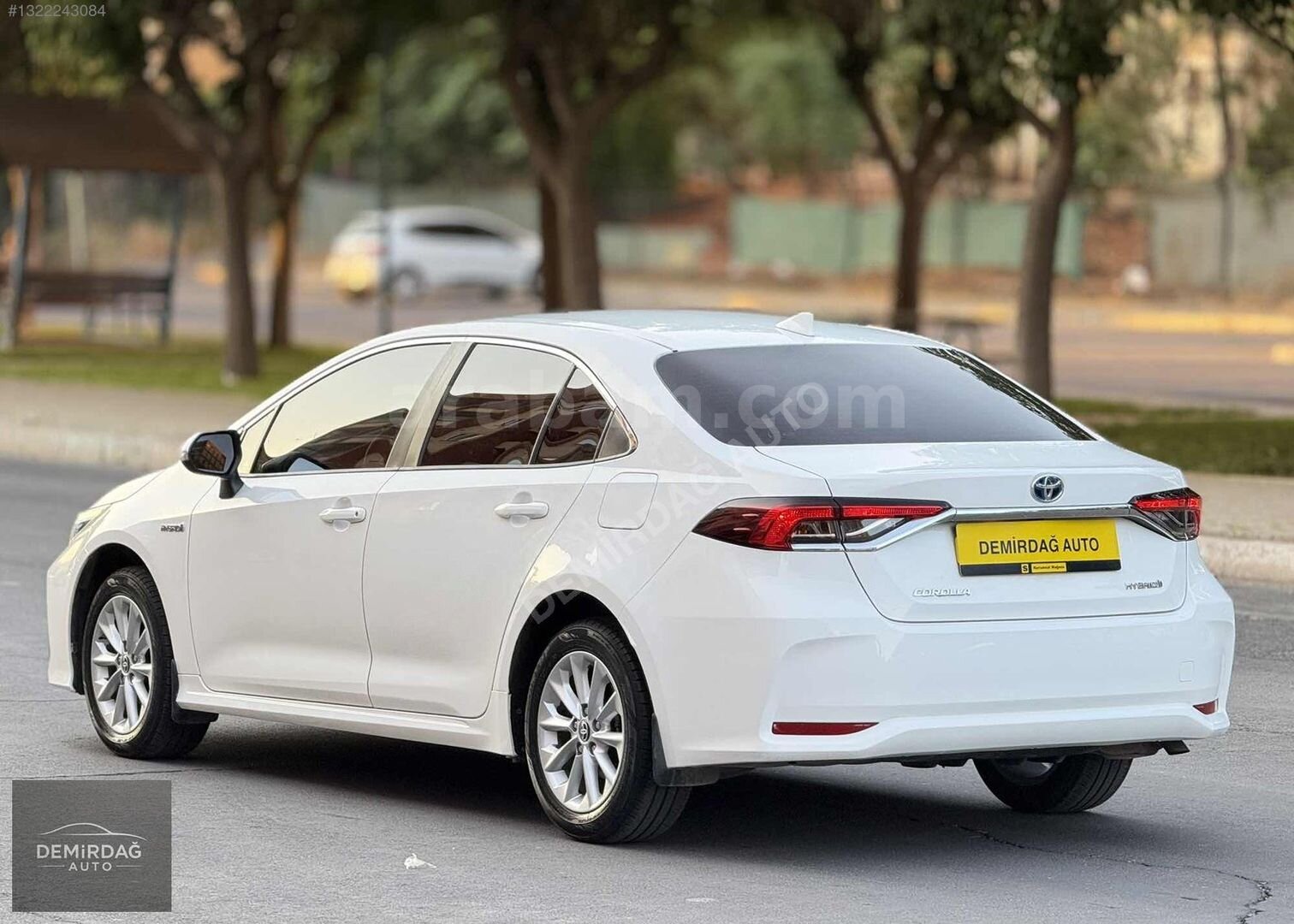 Galeriden Toyota Corolla 1.8 Hybrid Dream 2020 Model Şanlıurfa 153.000 km Beyaz 4