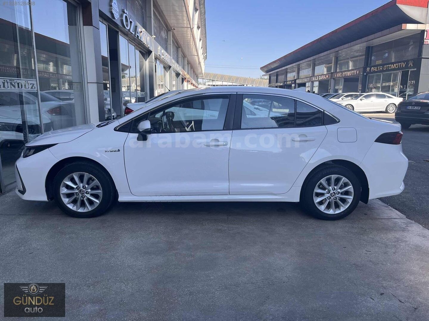 Galeriden Toyota Corolla 1.8 Hybrid Dream 2021 Model Gaziantep 114.000 km Beyaz 4