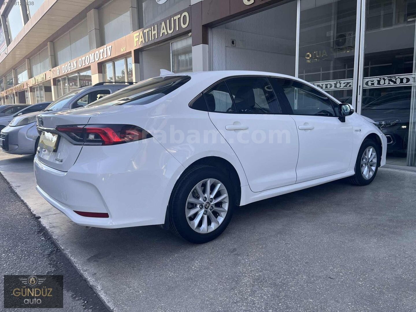 Galeriden Toyota Corolla 1.8 Hybrid Dream 2021 Model Gaziantep 114.000 km Beyaz 6