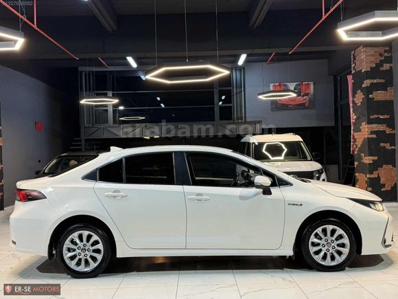COROLLA HYBRİD DREAM e-CVT SERVİS BAKIMLI KAZASIZ