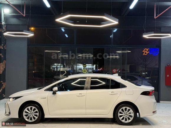 COROLLA HYBRİD DREAM e-CVT SERVİS BAKIMLI KAZASIZ