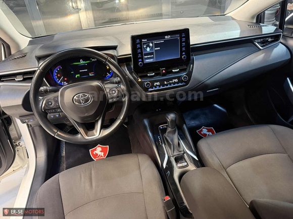 COROLLA HYBRİD DREAM e-CVT SERVİS BAKIMLI KAZASIZ