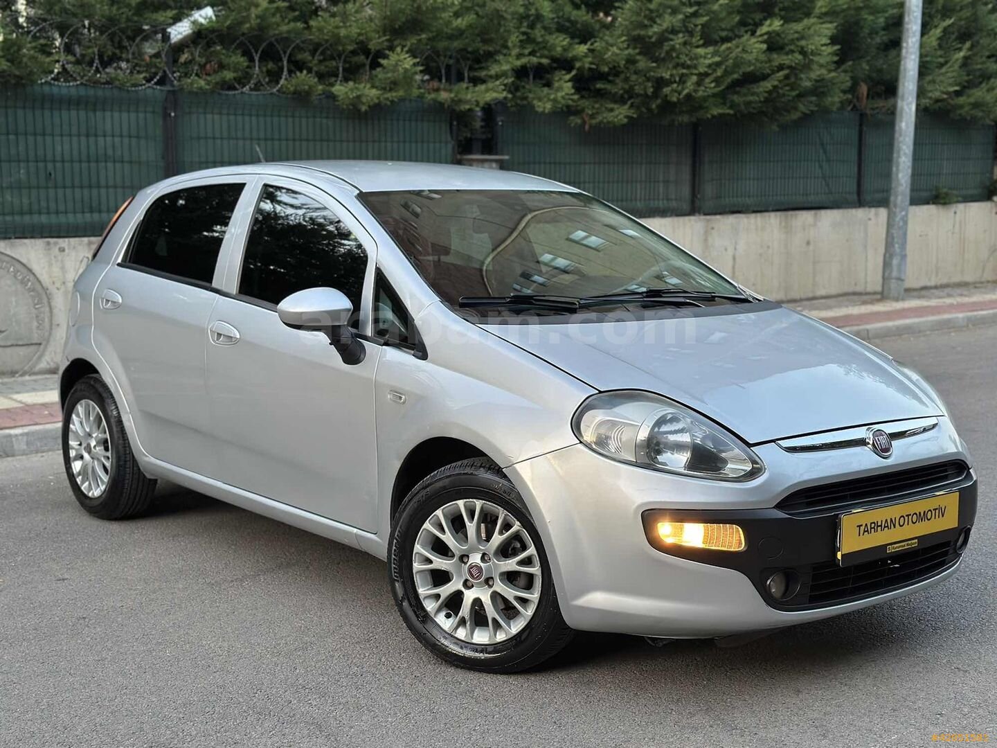 Galeriden Fiat Punto EVO 1.3 Multijet Dynamic 2012 Model Bursa 136.000 km Siyah 2