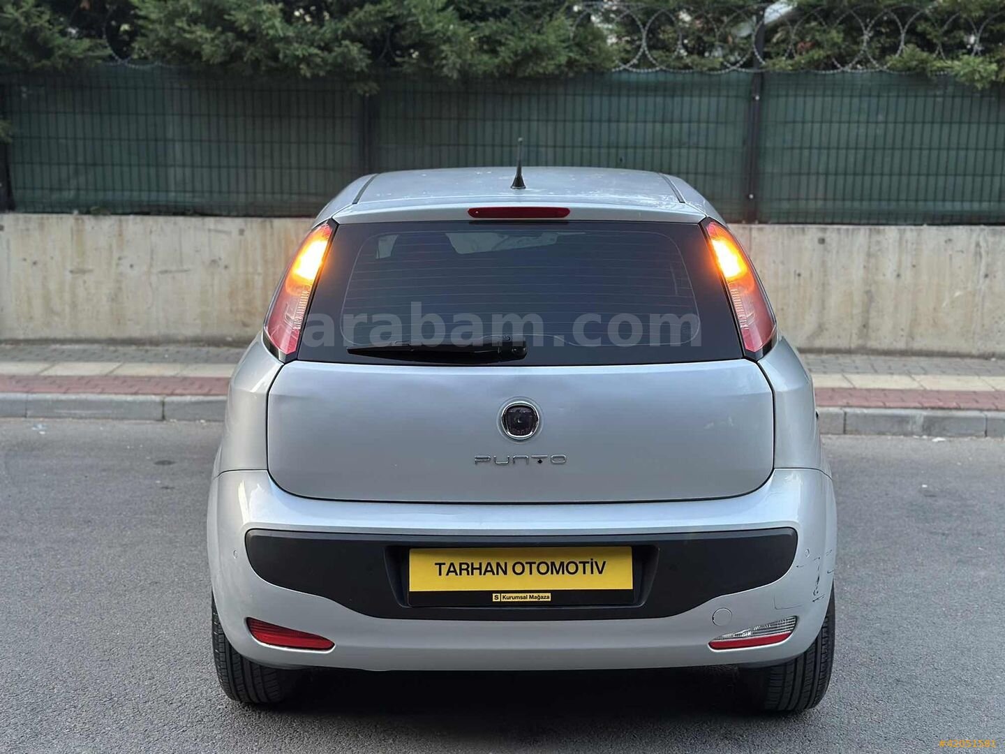 Galeriden Fiat Punto EVO 1.3 Multijet Dynamic 2012 Model Bursa 136.000 km Siyah 6