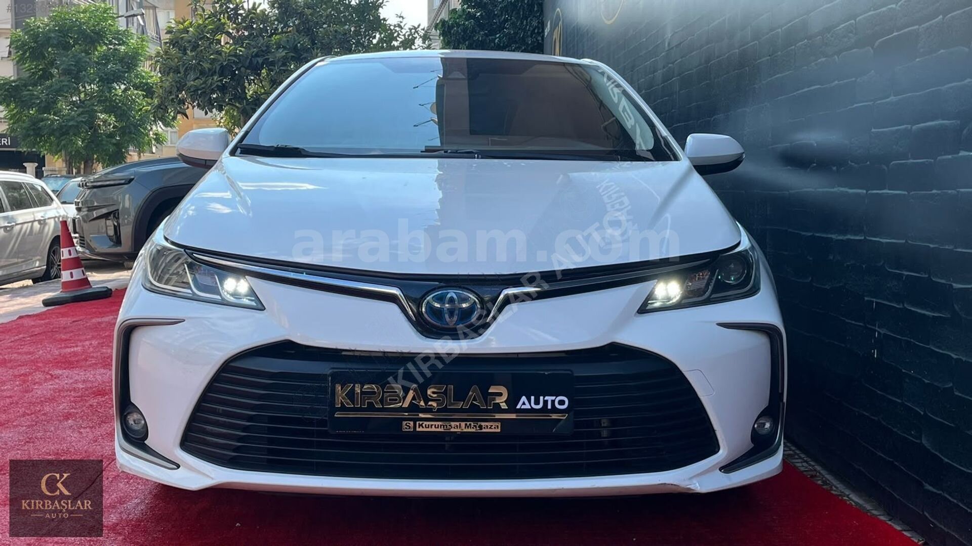 Galeriden Toyota Corolla 1.8 Hybrid Dream 2022 Model Antalya 174.000 km Beyaz 5