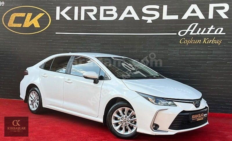 Galeriden Toyota Corolla 1.8 Hybrid Dream 2022 Model Antalya 174.000 km Beyaz