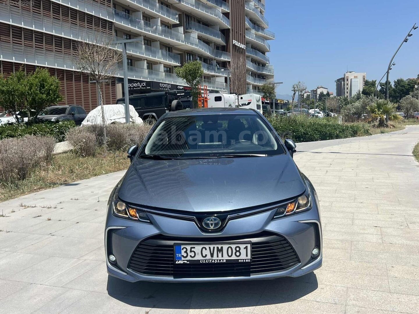 Galeriden Toyota Corolla 1.8 Hybrid Dream 2021 Model İzmir 94.678 km Füme 1