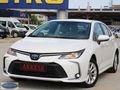 2022 COROLLA 1.8 HYBRİD ÖZEL ÜRETİM İÇİ BEJ SERVİS BAKIMLI BEYAZ