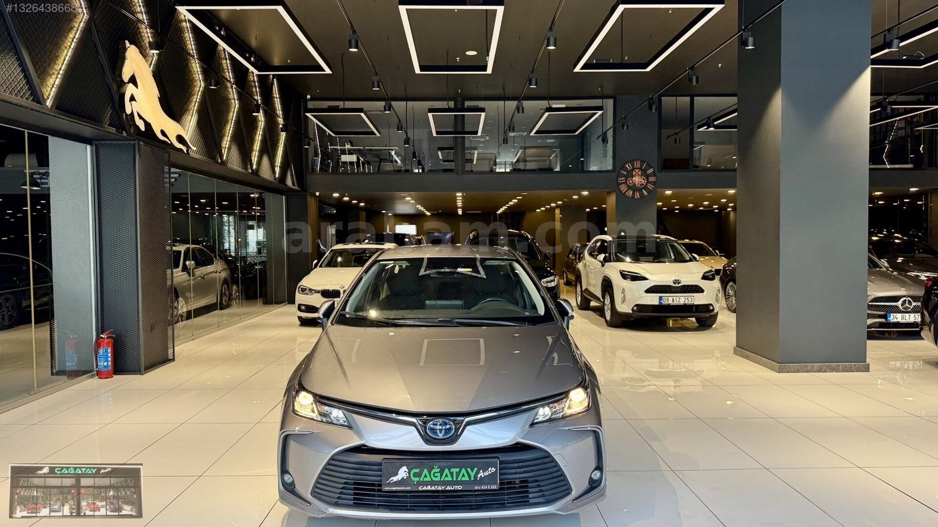 Galeriden Toyota Corolla 1.8 Hybrid Dream 2021 Model İstanbul 57.500 km Gri 1