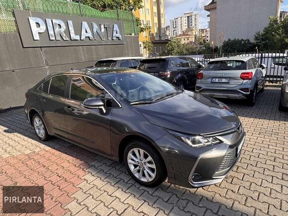 Galeriden Toyota Corolla 1.8 Hybrid Dream 2024 Model İstanbul