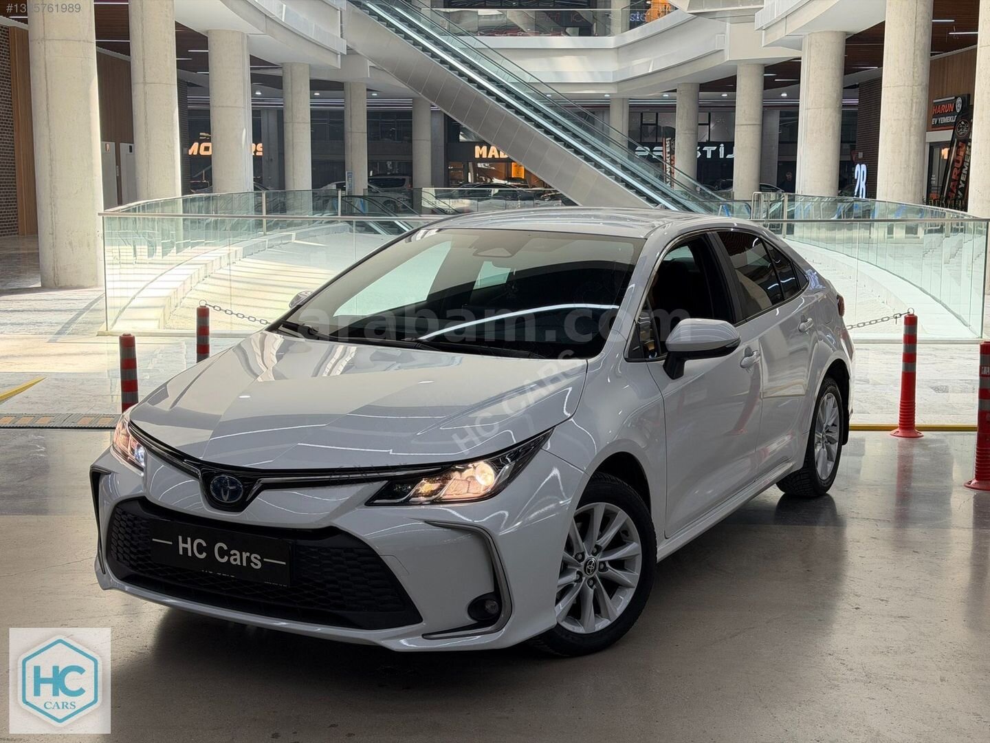 Galeriden Toyota Corolla 1.8 Hybrid Dream 2023 Model Ankara 28.900 km Beyaz 3