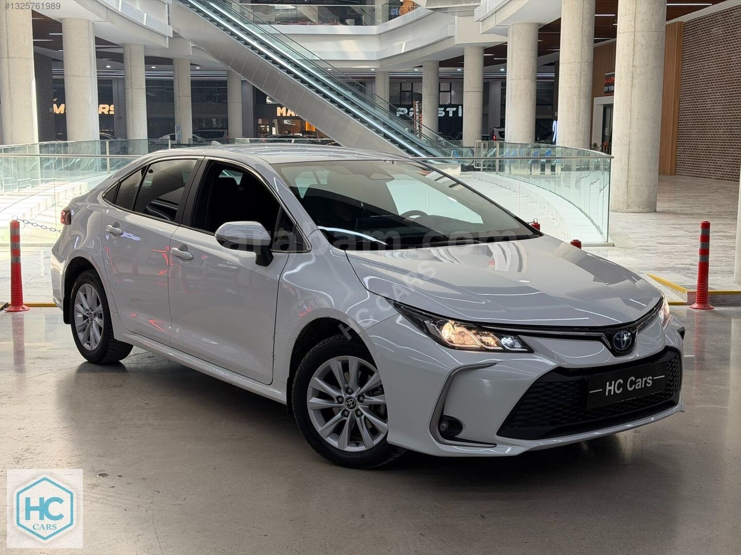 Galeriden Toyota Corolla 1.8 Hybrid Dream 2023 Model Ankara 28.900 km Beyaz 7