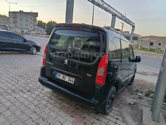 Galeriden Citroen Berlingo 1.6 HDi Combi X 2012 Model Van