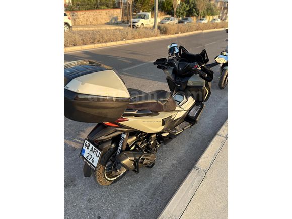 gırtlak dolusu Honda Forza 250