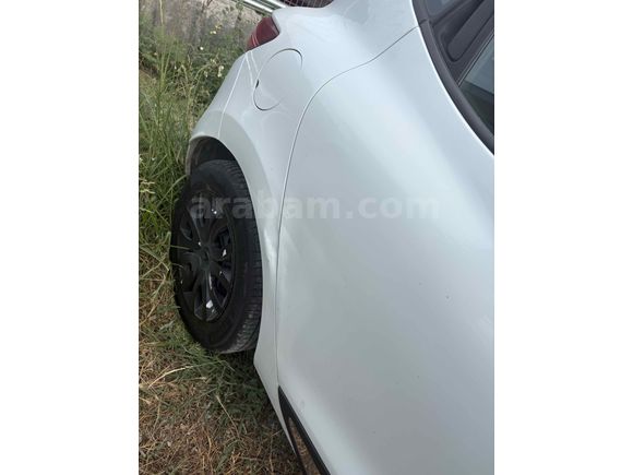 Sahibinden Renault Clio 1.2 Joy 2013 Model  102.000 km Beyaz