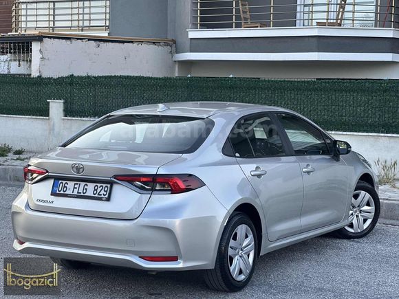 2025 TOYOTA COROLLA 1.5 VİSİON PLUS 10.400 KM HATASIZ BOYASIZ