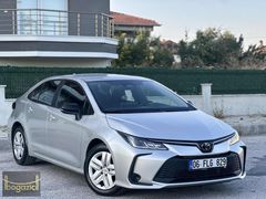 2025 TOYOTA COROLLA 1.5 VİSİON PLUS 10.400 KM HATASIZ BOYASIZ