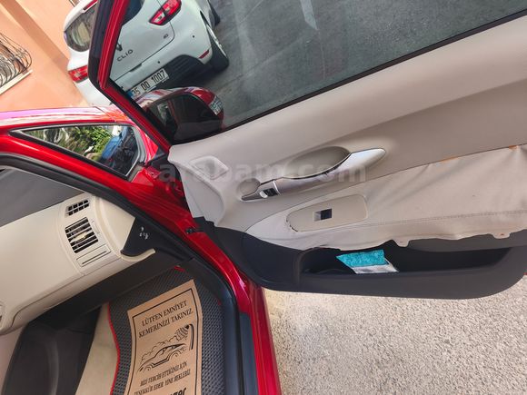 Bayandan Toyota Auris 1.4 D-4D Elegant 2012 Model 