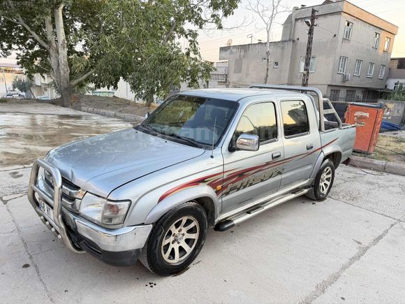2005 MODEL ORJİNAL KLİMALI HİLUX