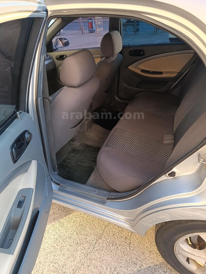 Galeriden Chevrolet Lacetti 1.6 SX 2004 Model İzmir 292.000 km Gri (Gümüş) 7