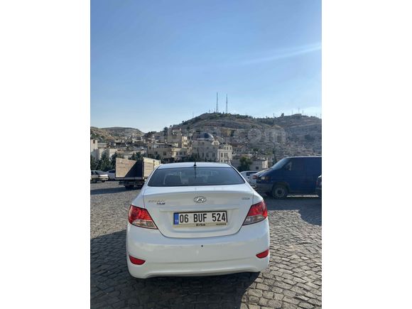 Sahibinden Hyundai Accent Blue 1.6 CRDI Mode Plus 2013 Model 