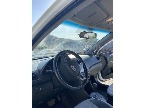Sahibinden Hyundai Accent Blue 1.6 CRDI Mode Plus 2013 Model 