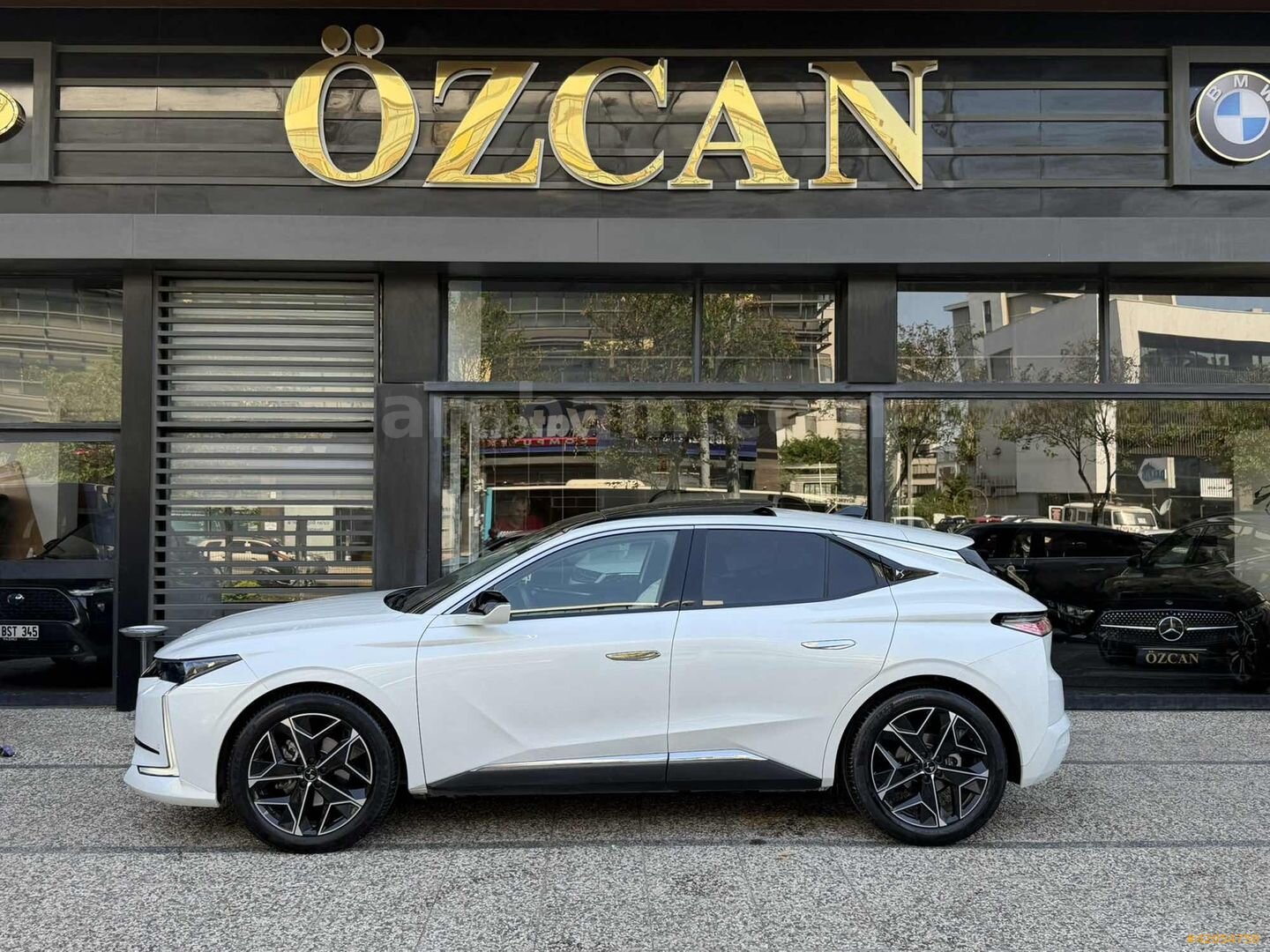 Galeriden DS Automobiles DS4 1.2 PureTech Pallas 2024 Model Antalya 45.000 km Beyaz 5