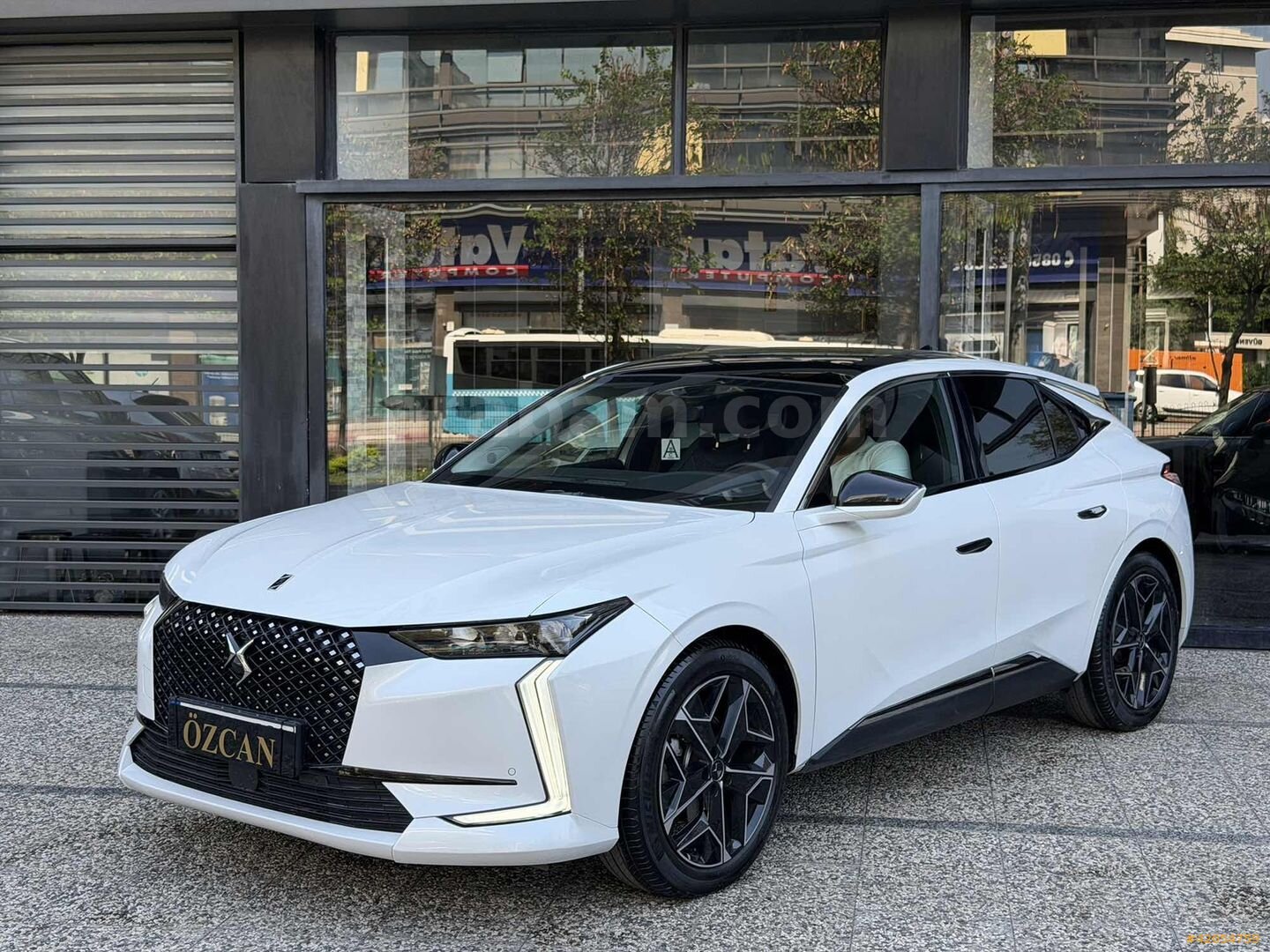 Galeriden DS Automobiles DS4 1.2 PureTech Pallas 2024 Model Antalya 45.000 km Beyaz 2