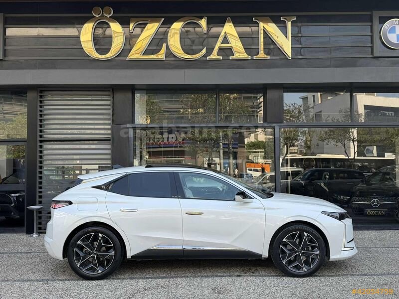 Galeriden DS Automobiles DS4 1.2 PureTech Pallas 2024 Model Antalya 45.000 km Beyaz