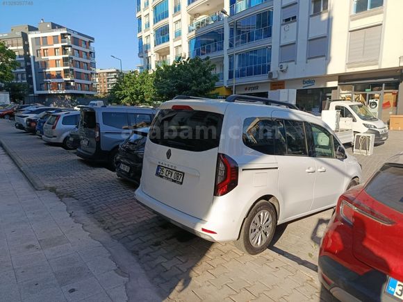 2025 MODEL KANGOO 1.5 BLUEDCİ ICONİC 8 BİN KMDE HATASIZ BOYASIZ