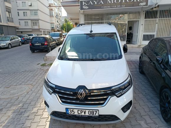 2025 MODEL KANGOO 1.5 BLUEDCİ ICONİC 8 BİN KMDE HATASIZ BOYASIZ