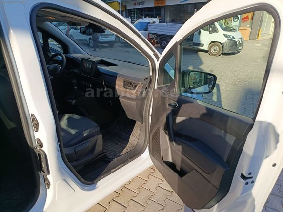 2025 MODEL KANGOO 1.5 BLUEDCİ ICONİC 8 BİN KMDE HATASIZ BOYASIZ