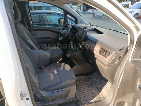 2025 MODEL KANGOO 1.5 BLUEDCİ ICONİC 8 BİN KMDE HATASIZ BOYASIZ