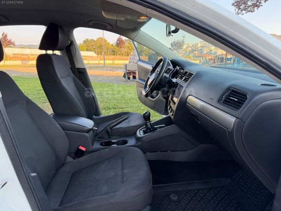 DAĞDEVİREN OTO'DAN 2015 VOLKSWAGEN JETTA 1.2 TRENDLEİN MANUEL