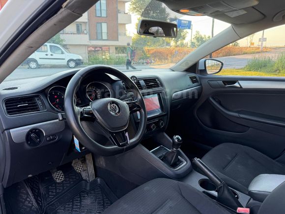 DAĞDEVİREN OTO'DAN 2015 VOLKSWAGEN JETTA 1.2 TRENDLEİN MANUEL