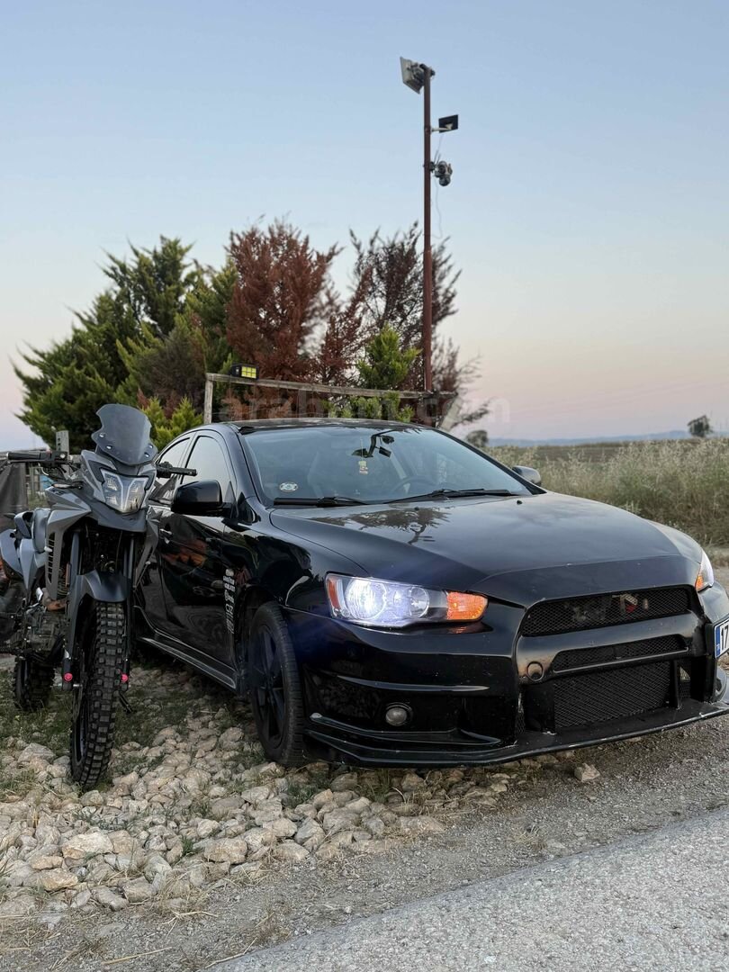 Sahibinden Mitsubishi Lancer 1.5 Invite 2009 Model Çanakkale 305.000 km Siyah 5