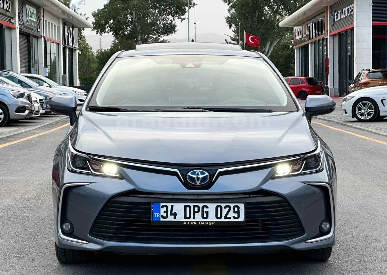 Galeriden Toyota Corolla 1.8 Hybrid Flame X-Pack 2020 Model Konya 64.000 km Mavi (metalik) 1