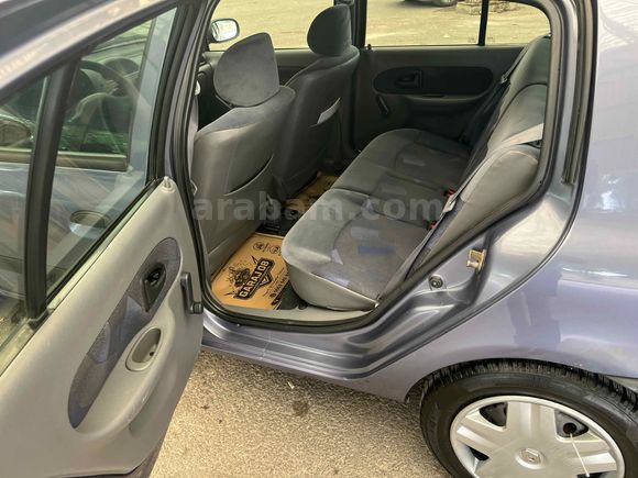 Sahibinden Renault Clio 1.4 RTA 2001 Model İstanbul