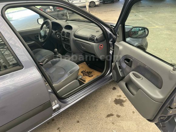 Sahibinden Renault Clio 1.4 RTA 2001 Model İstanbul