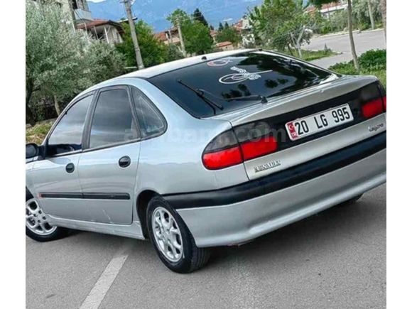 Sahibinden Renault Laguna 2.0 RTI 1996 Model 