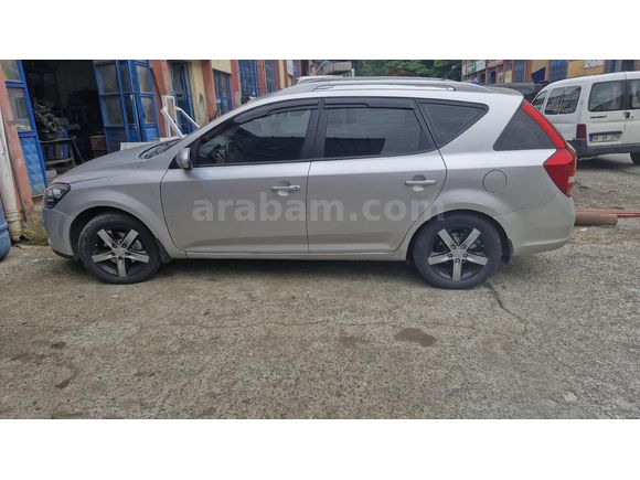 Sahibinden Kia Ceed 1.6 CRDi Concept Plus SW 2012 Model
