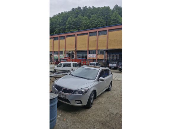 Sahibinden Kia Ceed 1.6 CRDi Concept Plus SW 2012 Model
