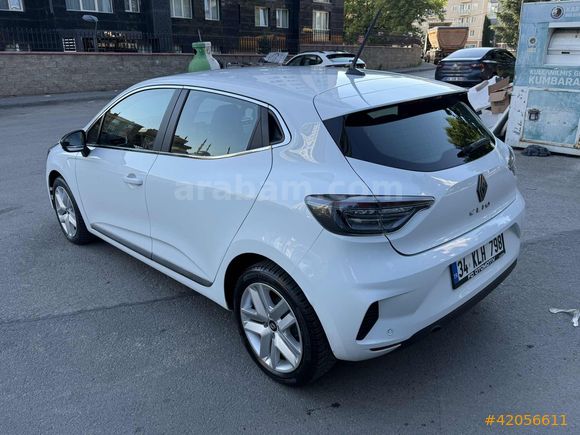 HATASIZ BOYASIZ DEĞİŞENSİZ HASAR KAYITSIZ 2024 CLİO OTOMATİK