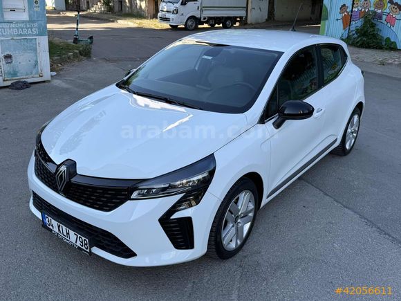 HATASIZ BOYASIZ DEĞİŞENSİZ HASAR KAYITSIZ 2024 CLİO OTOMATİK