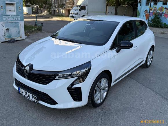 HATASIZ BOYASIZ DEĞİŞENSİZ HASAR KAYITSIZ 2024 CLİO OTOMATİK