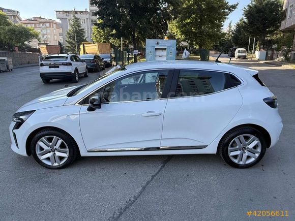 HATASIZ BOYASIZ DEĞİŞENSİZ HASAR KAYITSIZ 2024 CLİO OTOMATİK